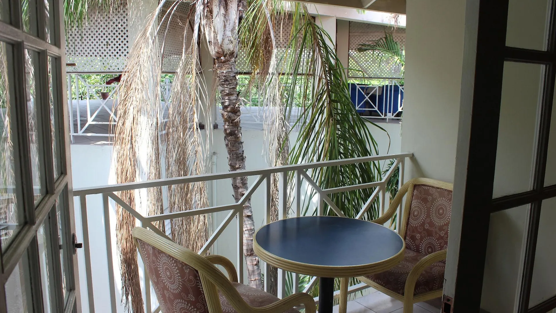 קינגסטון Altamont Court Hotel