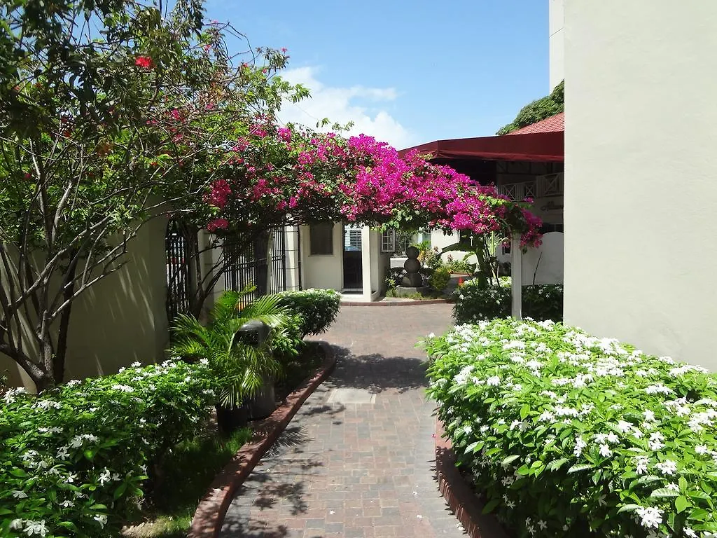 קינגסטון Altamont Court Hotel