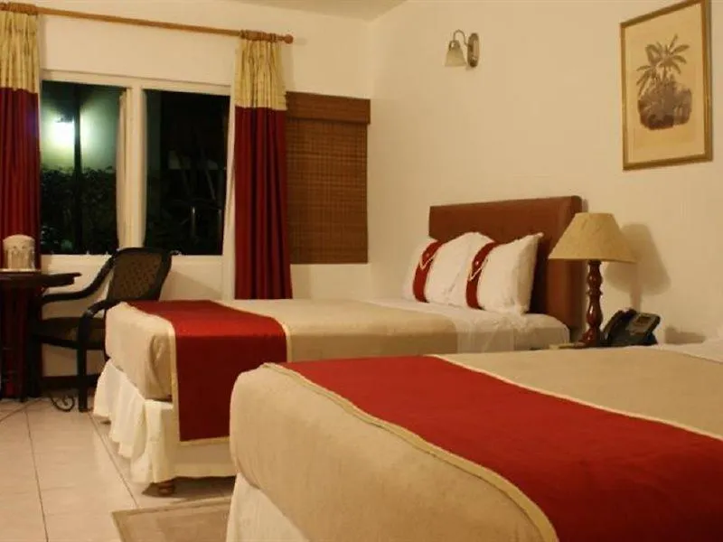 קינגסטון Altamont Court Hotel