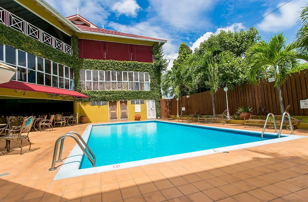 קינגסטון Altamont Court Hotel